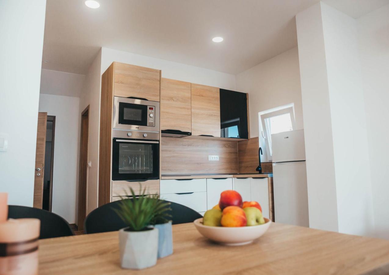 Apartments Nina บริสท์ ภายนอก รูปภาพ